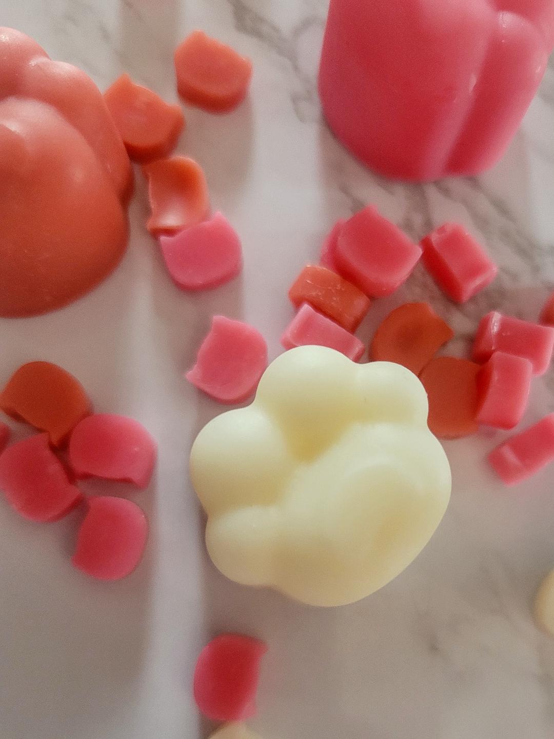 Catfetti- Mini Cat Shaped Wax Melts 4 oz & 1.5 oz Bag| Pick Your Scent | Handmade with Natural Wax| Scoopable Wax